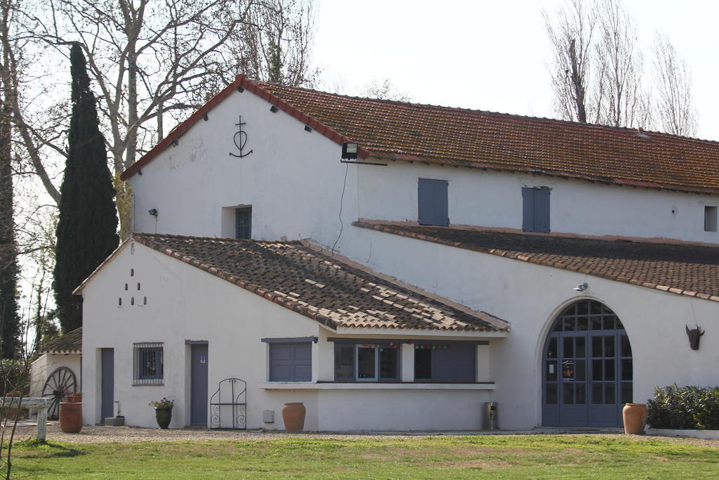 Bed and breakfast La roulotte Les Saintes Chambre photo
