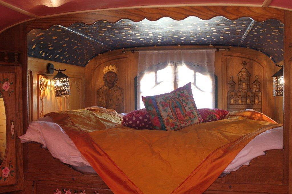 Bed and breakfast La roulotte Les Saintes Chambre photo